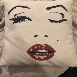 Marilyn Monroe pillow case